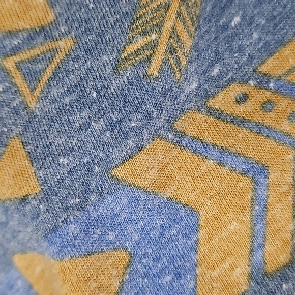 LuLaRoe Randy Gray Body with Blue and Gold Arrow 3/4 Length Sleeves Baseball Tee - Picture 11 of 14